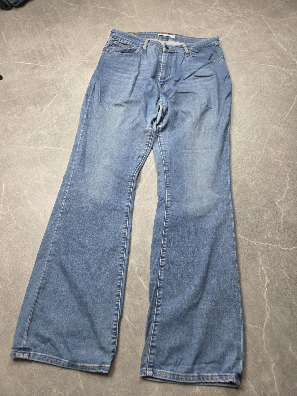 Levis Frauen Bootcut Jeans